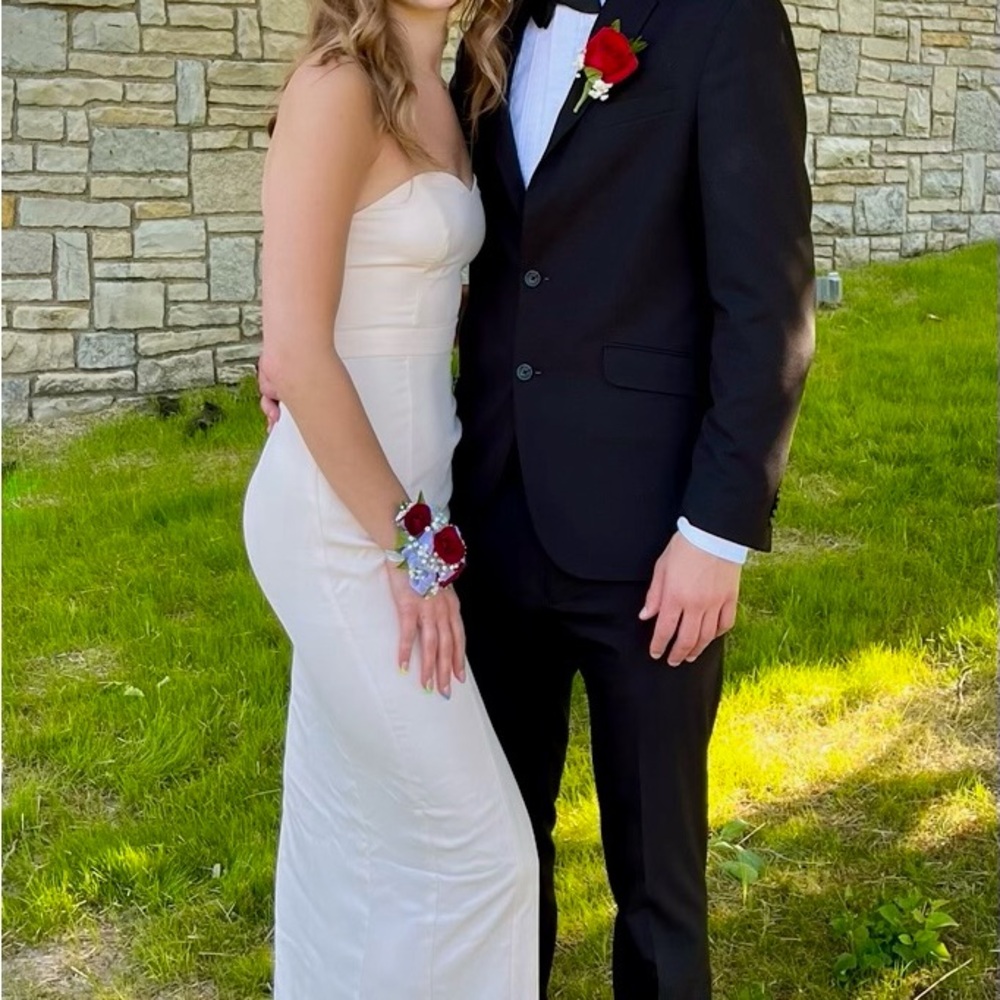 Fame and Partners Cream Strapless Dress